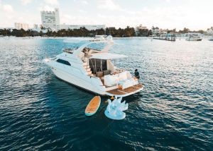 private yacht tours in Cancun